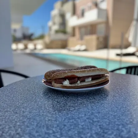 Diamond Deluxe Pool&bar