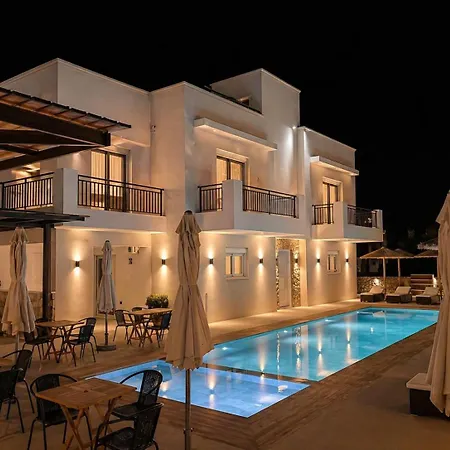Diamond Deluxe Pool&bar Lägenhet Masticharion